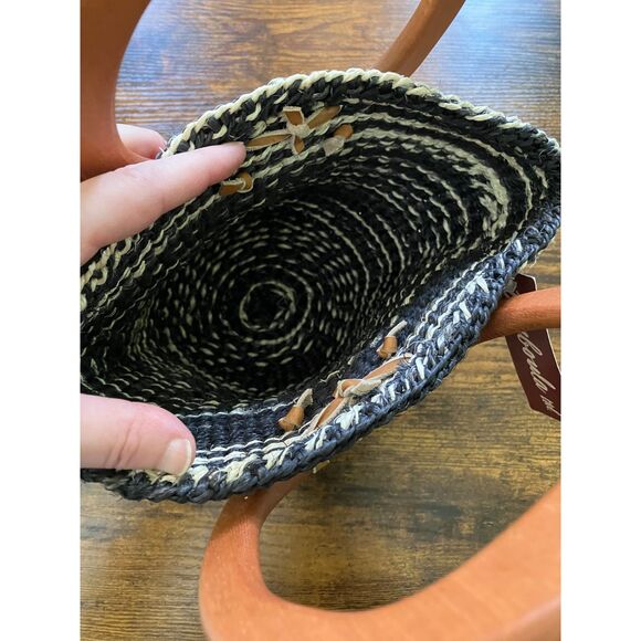 Sisal Bags and Baskets small handwoven Sisal basket bag with wood handles - Picture 3 of 7